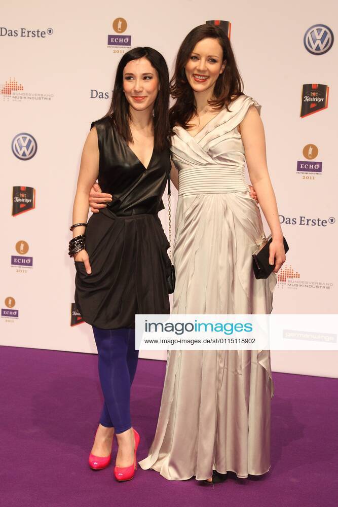 Jasmin Wagner und Sibell Kekilli beim Echo 2011 - dem Deutschen Musikpreis am Roten Teppich in der Messe Berlin am Funkturm. Es ist der 20. Echo. 20 Jahre Echo.