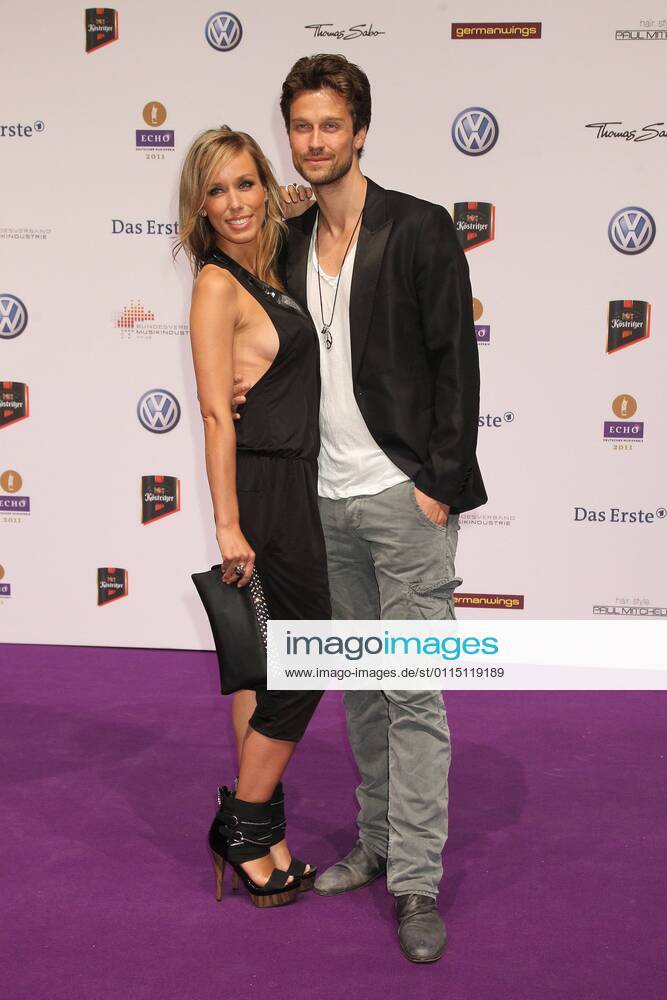 Annemarie warnkross und wayne carpendale beim Echo 2011 - dem Deutschen Musikpreis am Roten Teppich in der Messe Berlin am Funkturm. Es ist der 20. Echo. 20 Jahre Echo.