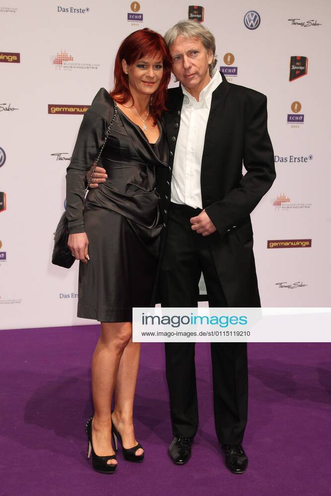 Andrea Berg + Ehemann Uli Ferber beim Echo 2011 - dem Deutschen Musikpreis am Roten Teppich in der Messe Berlin am Funkturm. Es ist der 20. Echo. 20 Jahre Echo.