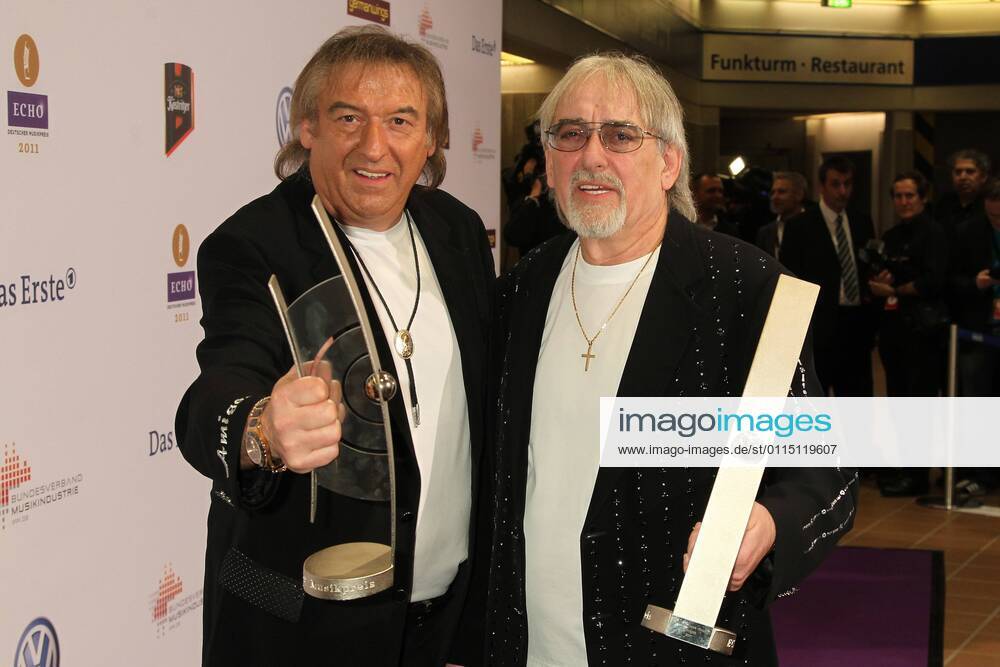 Preistraeger Amigos beim Echo 2011 - dem Deutschen Musikpreis an der Preistraeger Wand in der Messe Berlin am Funkturm. Es ist der 20. Echo. 20 Jahre Echo.