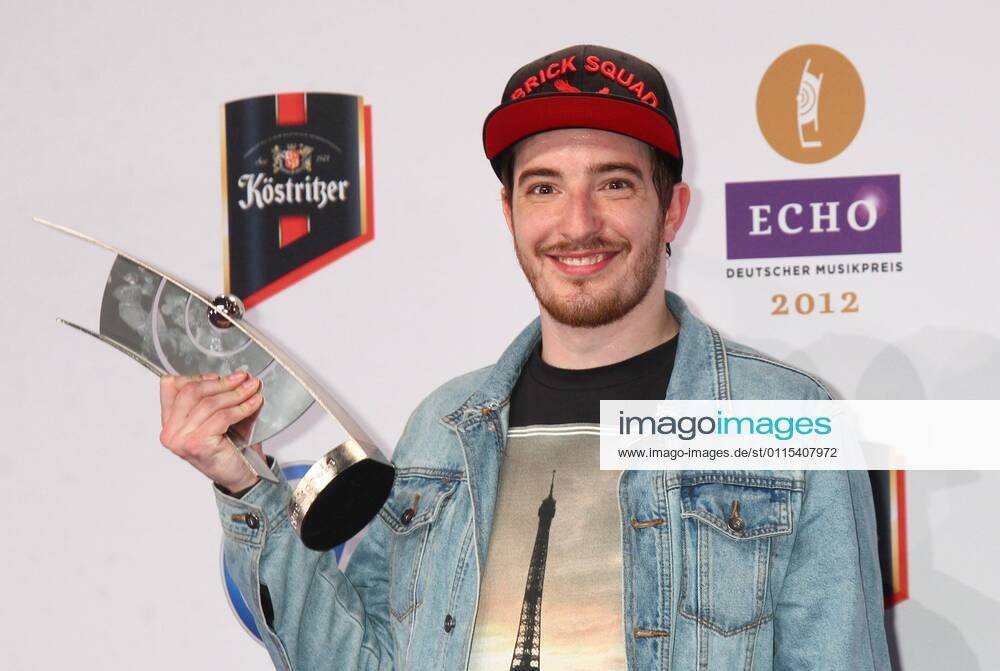 Preistrager: Casper beim Echo 2012 dem Deutschen Musikpreis Preistraeger vor der Verleihung in der Messe Berlin.