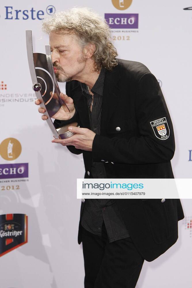 Preistrager Lebenswerk Wolfgang Niedecken beim Echo 2012 dem Deutschen Musikpreis Preistraeger vor der Verleihung in der Messe Berlin.