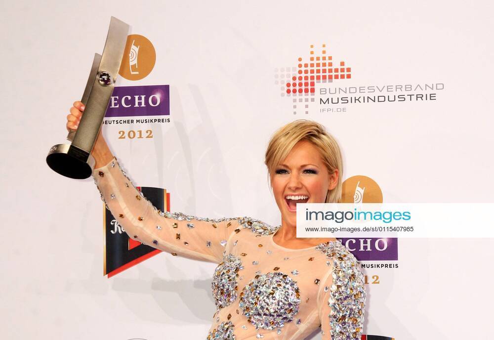 Preistragerin Helene Fischer beim Echo 2012 dem Deutschen Musikpreis Preistraeger vor der Verleihung in der Messe Berlin.