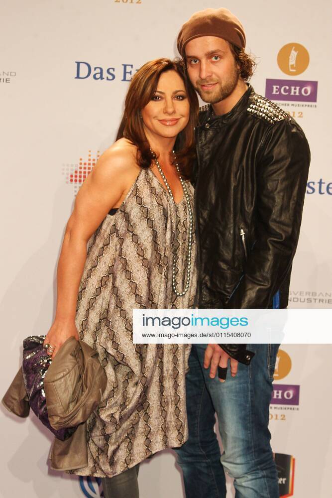 Simone Thomalla + Silvio Heinevetter beim Echo 2012 dem Deutschen Musikpreis auf dem Roten Teppich vor der Verleihung in der Messe Berlin.