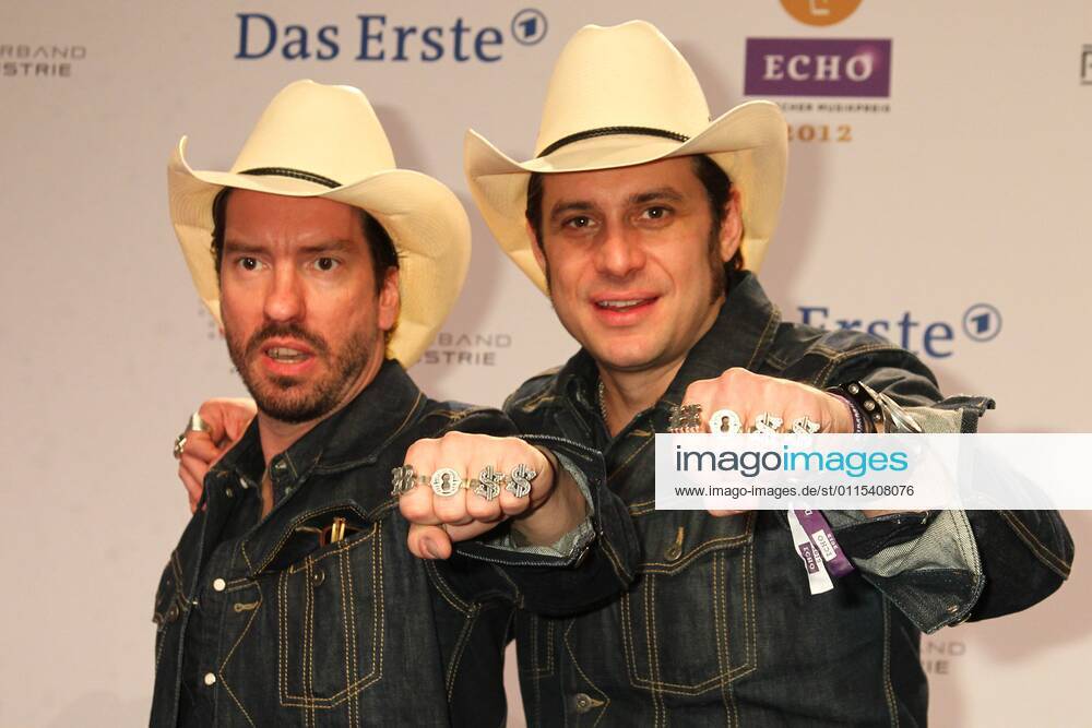 Boss Hoss ( The BossHoss) beim Echo 2012 dem Deutschen Musikpreis auf dem Roten Teppich vor der Verleihung in der Messe Berlin.