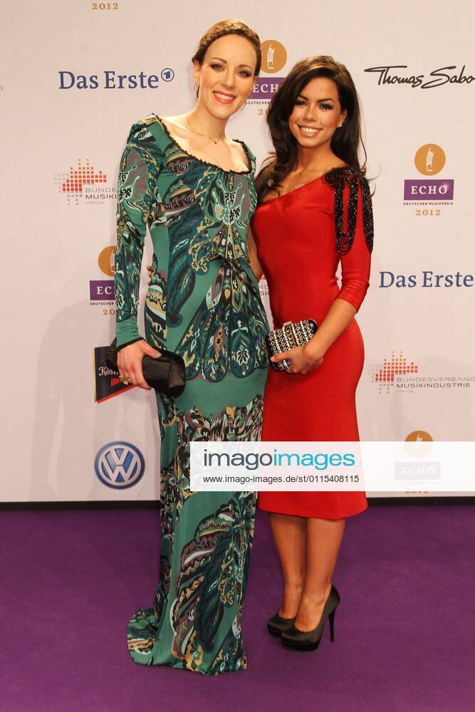 Jasmin Wagner und Fernanda Brandao beim Echo 2012 dem Deutschen Musikpreis auf dem Roten Teppich vor der Verleihung in der Messe Berlin.