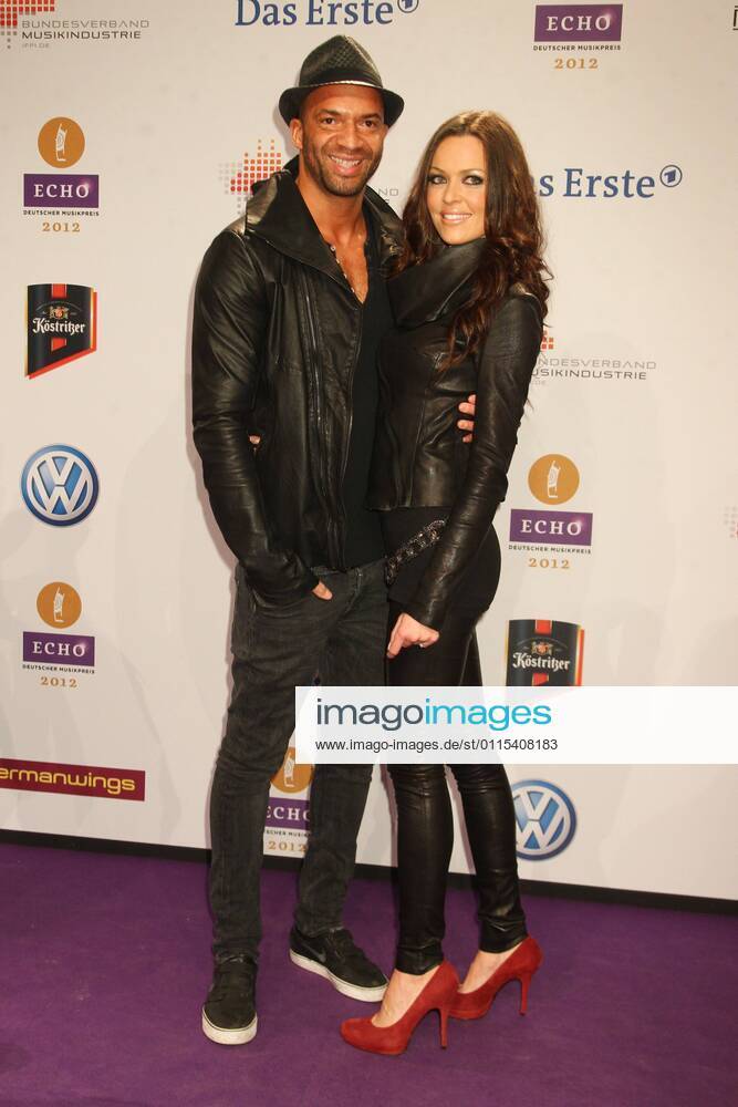 Detlef D Soost und Freundin Kate Hall beim Echo 2012 dem Deutschen Musikpreis auf dem Roten Teppich vor der Verleihung in der Messe Berlin.