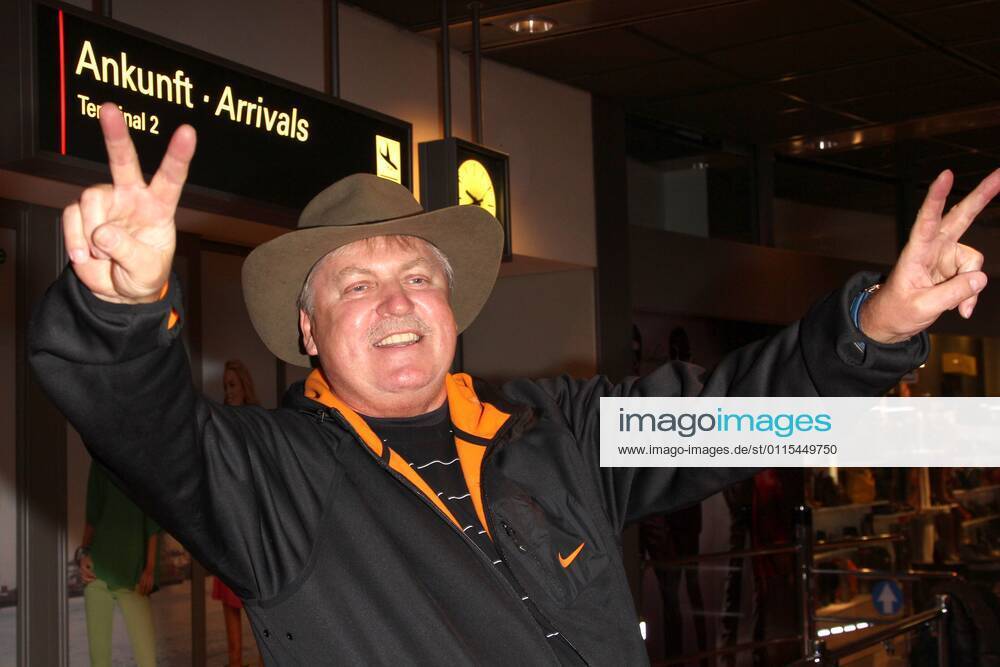 Klaus Baumgart Ankunft der Hamburger Dschungelstars von - Ich bin ein Star holt mich hier raus, Flughafen Hamburg