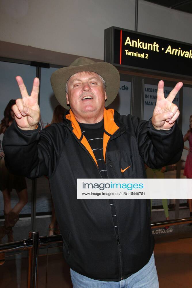 Klaus Baumgart Ankunft der Hamburger Dschungelstars von - Ich bin ein Star holt mich hier raus, Flughafen Hamburg