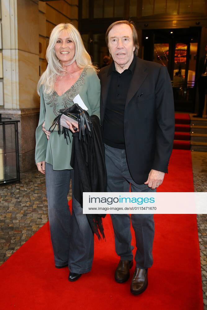 GÃ?nter und Elvira Netzer bei der Verleihung der Goldene Sportpyramide 2013 im Hotel Adlon in Berlin