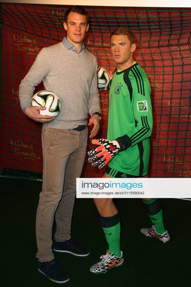 Einweihung der Manuel Neuer Wachsfigur durch Manuel Neuer im Madame Tussauds Berlin.