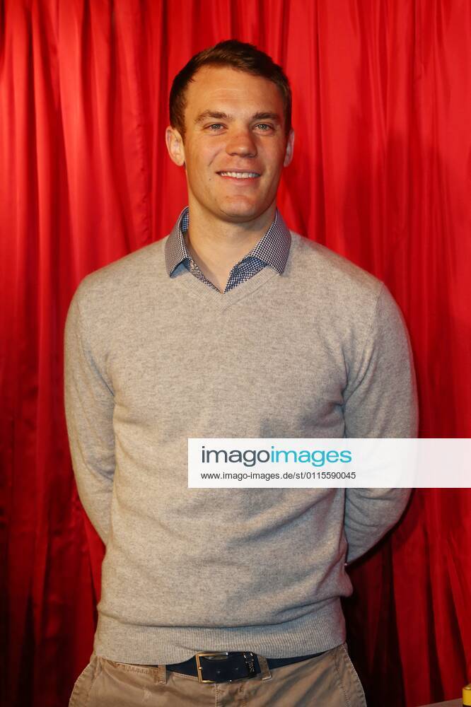 Einweihung der Manuel Neuer Wachsfigur durch Manuel Neuer im Madame Tussauds Berlin.