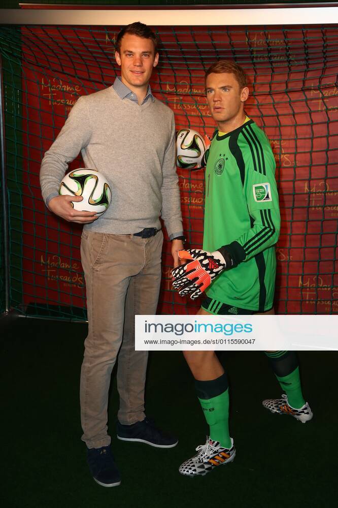 Einweihung der Manuel Neuer Wachsfigur durch Manuel Neuer im Madame Tussauds Berlin.