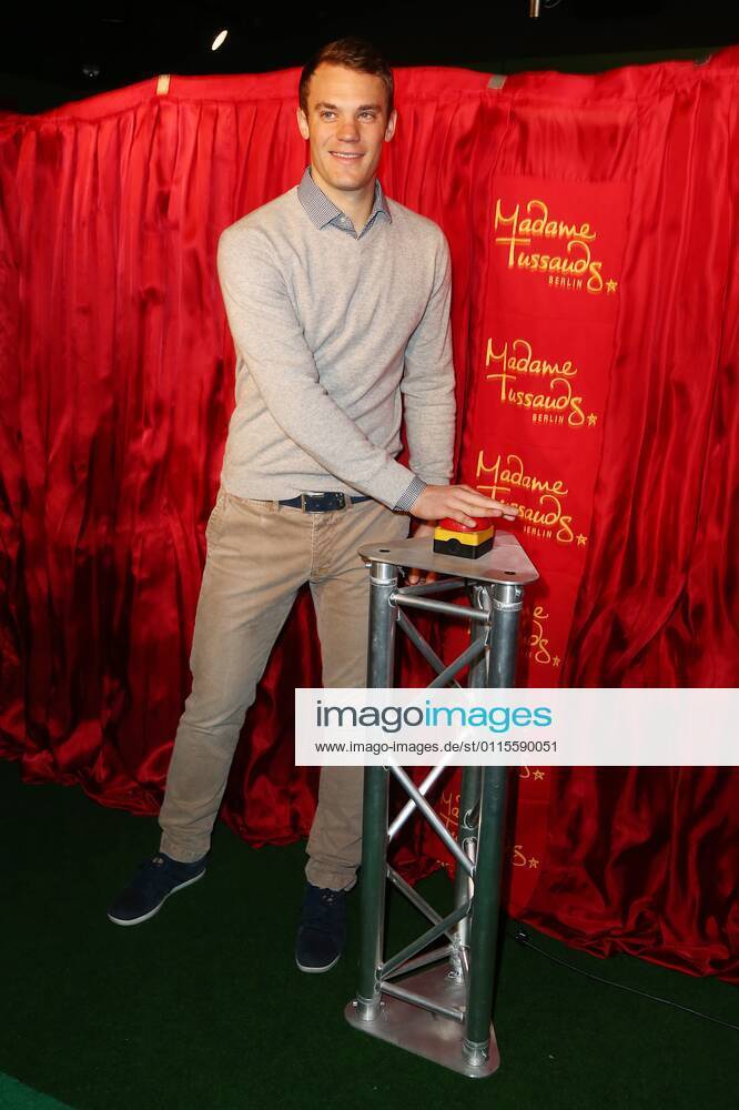 Einweihung der Manuel Neuer Wachsfigur durch Manuel Neuer im Madame Tussauds Berlin.