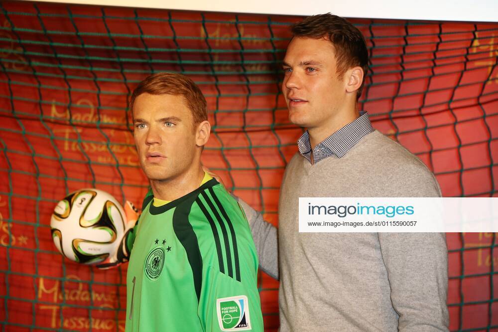 Einweihung der Manuel Neuer Wachsfigur durch Manuel Neuer im Madame Tussauds Berlin.