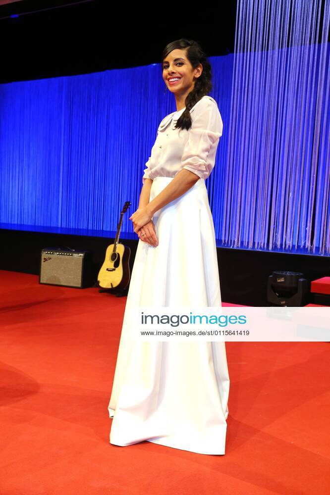 Moderatorin Collien Ulmen-Fernandes bei der Verleihung der > Hessicher Film - und Kino Preis 2015 < in der Alten Oper in Frankfurt Main