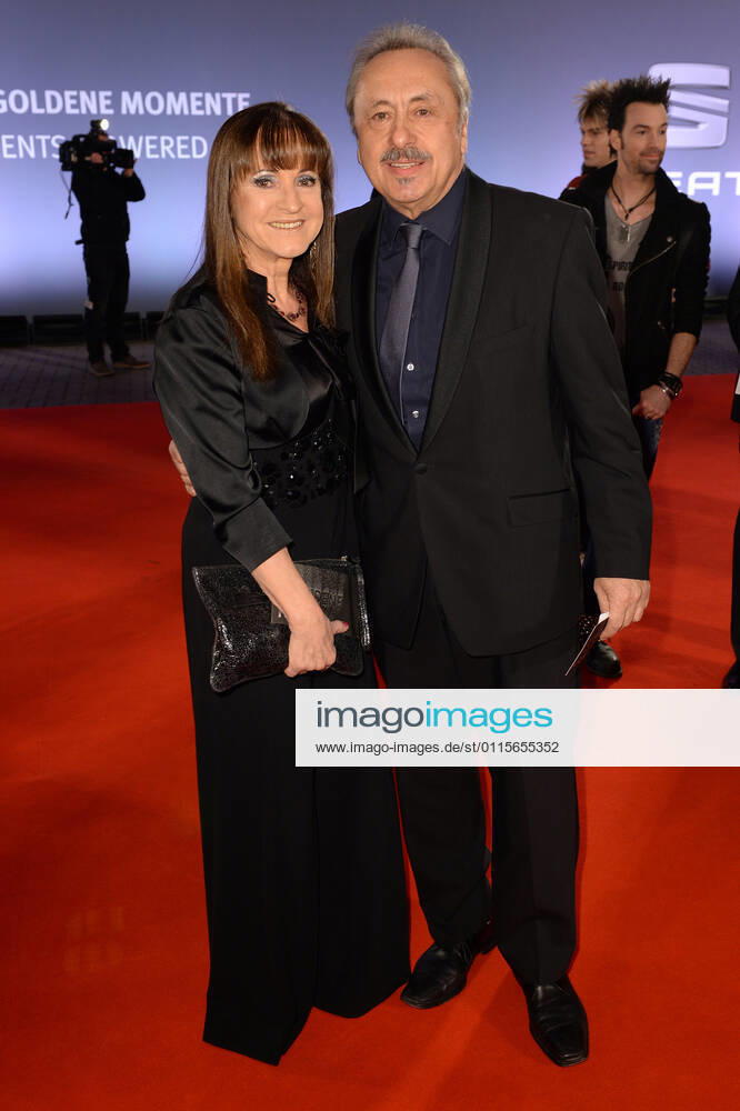 Wolfgang Stumph und Christine Stumph Vorfahrt bei der Verleihung der 51. GOLDENE KAMERA 2016 in der Messe Hamburg.