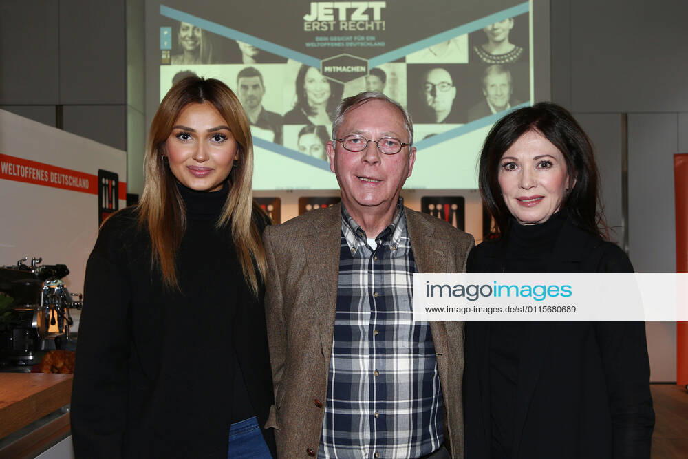 Wana Limar, Uwe-Karsten Heye, Iris Berben bei der Pressekonferenz zu Jetzt erst recht! Gesicht Zeigen! startet neue Online Kampagne. Gesicht Zeigen! Fuer ein weltoffenes Deutschland e.V.