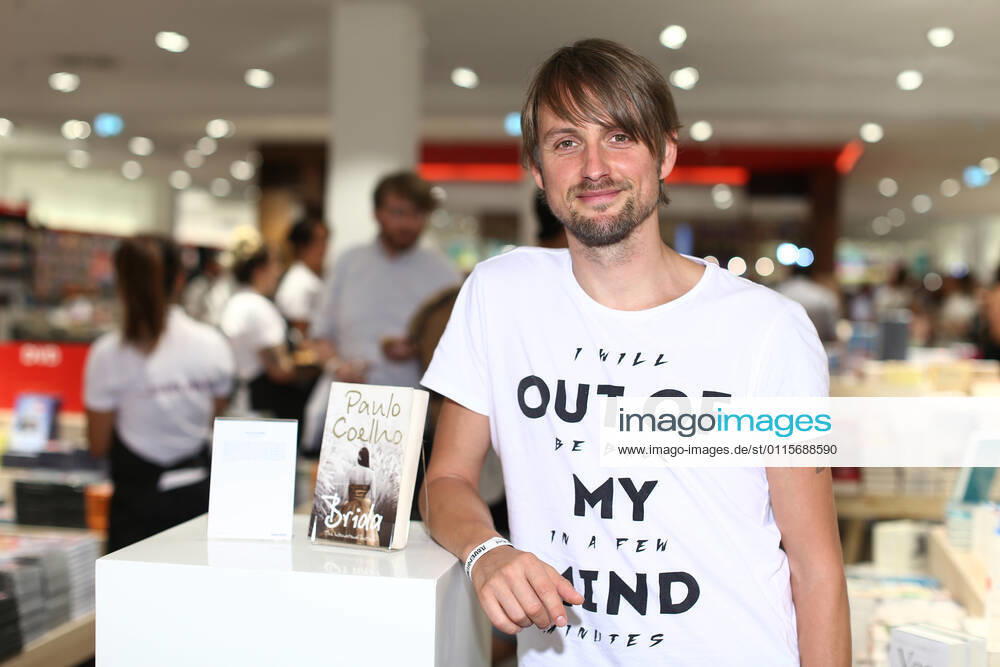 Axel Schreiber gestorben Axel Schreiber beim Empfang zur Neueröffnung der Hugendubel Buchhandlung in Steglitz dem exklusiven Hugendubel Pre- Opening bei Hugendubel Steglitz, Schlossstraße 110, 12163 Berlin