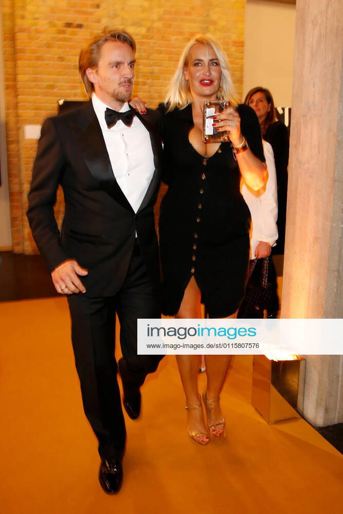 Sarah Connor mit Freund Florian Fischer auf dem Roten Teppich beim Dreamball 2017 im Westhafen Event & Convention Center (WECC) in Berlin.