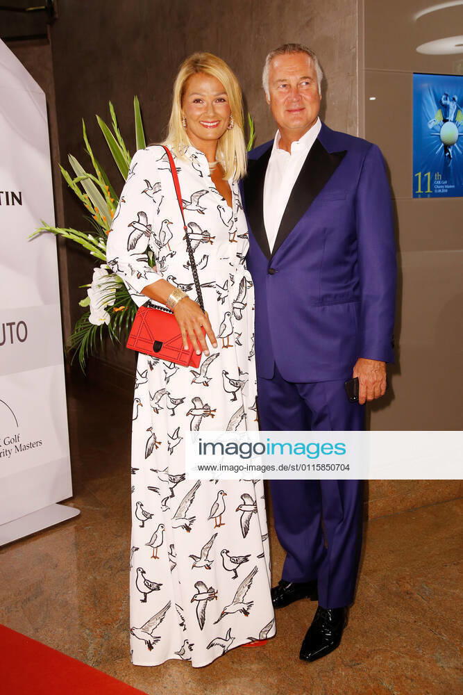 Franziska van Almsick mit Jürgen B. Harder auf dem roten Teppich beim 11. GRK Golf Charity Masters in Leipzig im Hotel The Westin Leipzig.