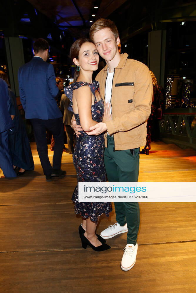 Timur Bartels mit Freundin Michelle Math auf der Party nach der Verleihung des Deutschen Schauspielpreises 2019 im Bikinihaus in Berlin.