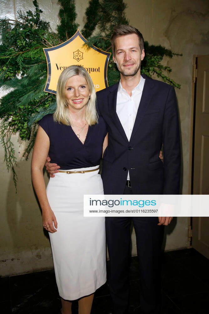 Lea-Sophie Cramer mit Freund Daniel Schroer beim Empfang zum Veuve Clicquot Business Woman Award 2017 im The Grand in Berlin.