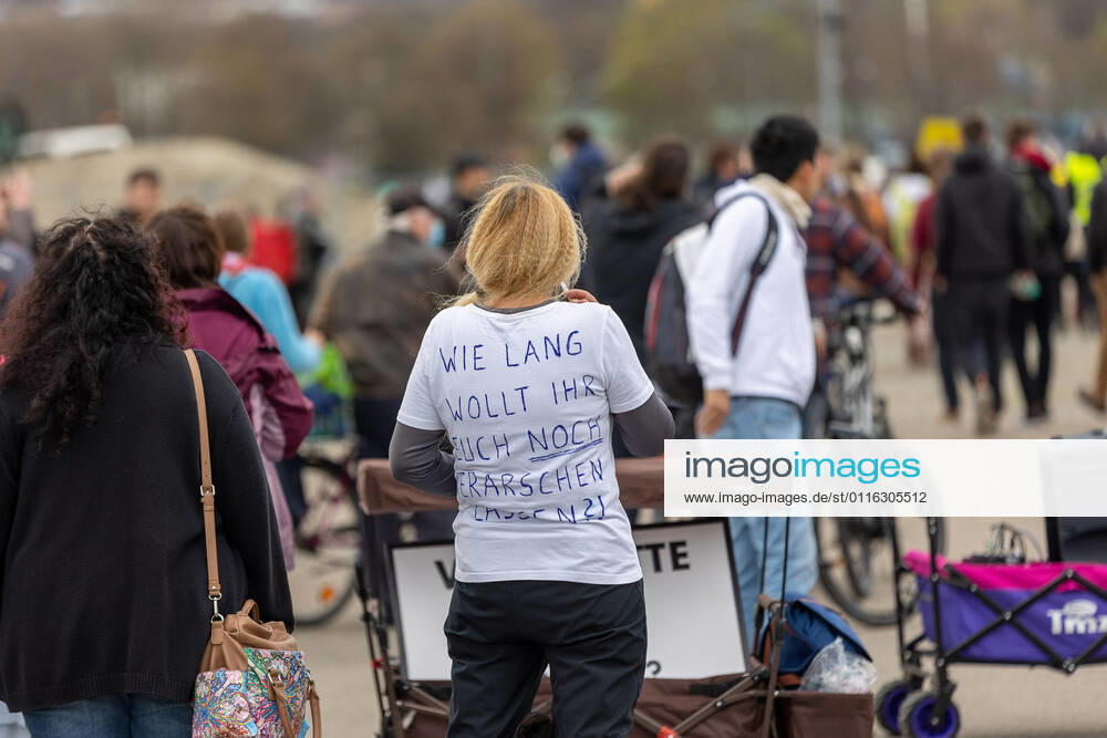 Stuttgart Querdenken 711: Demo auf Cannstatter Wasen, Stuttgart, 03.04.2021, Querdenken 711: Demo auf Cannstatter Wasen, Stuttgart Bad Cannstatt, Wie lang wollt ihr euch verarschen lassen, 03.04.2021,