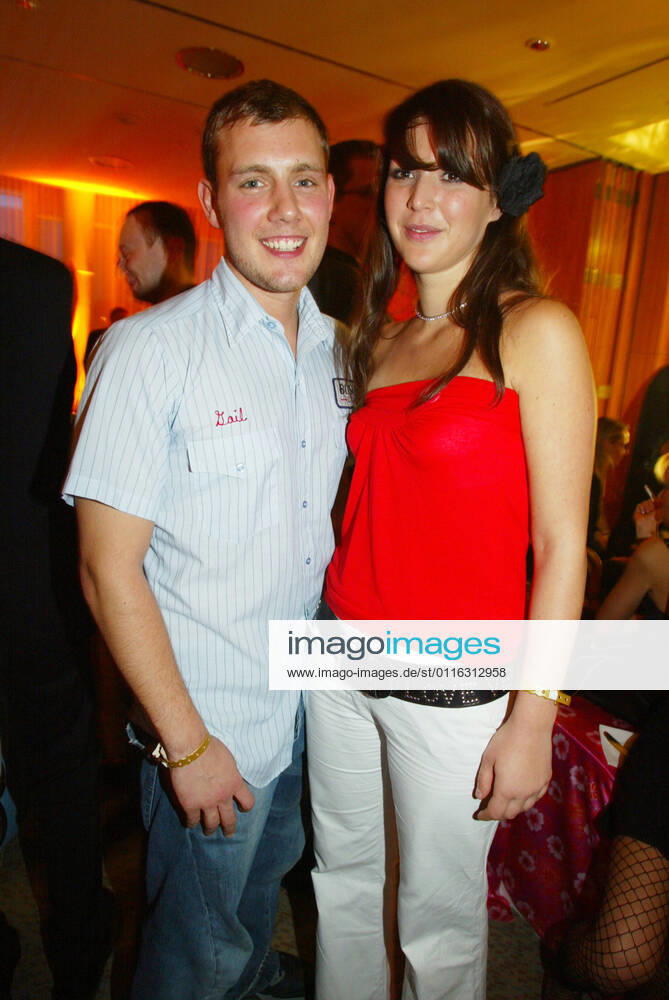 Echo Award 06.03.2004 Saenger Oliver Alexander Reinhard Petszokat (Oli P.) + Frau Tatiani Katrantzi bei der Verleihung der Echo-Awards im ICC, Messedamm 22, Berlin - 06.03.2004 -