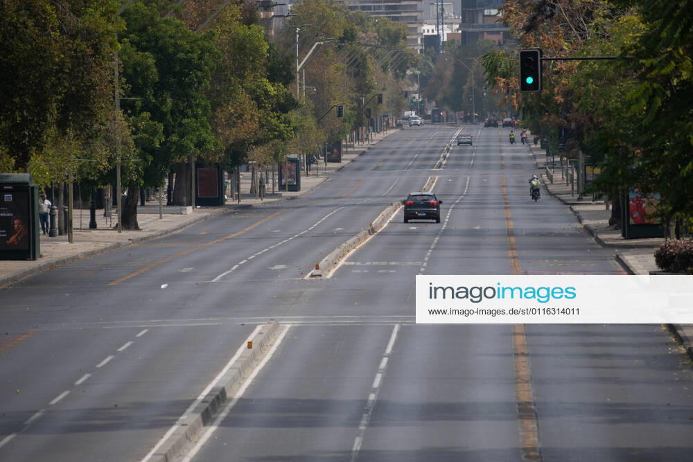 A main street in Santiago, in the middle of the total quarantine decreed last week for the Metropolitan Region. Santiago Chile - ZUMAb332 20210404_zip_b332_020