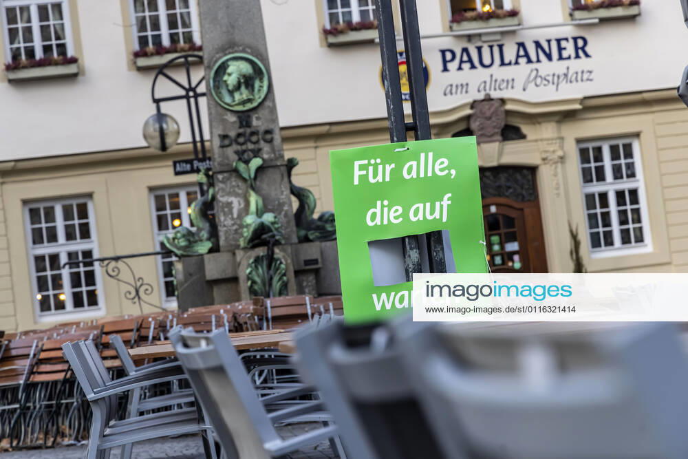 Biergarten in Stuttgart. Geschlossen wegen Corona-Pandemie. Europa, DEU, Deutschland, Baden-Württemberg, Stuttgart.