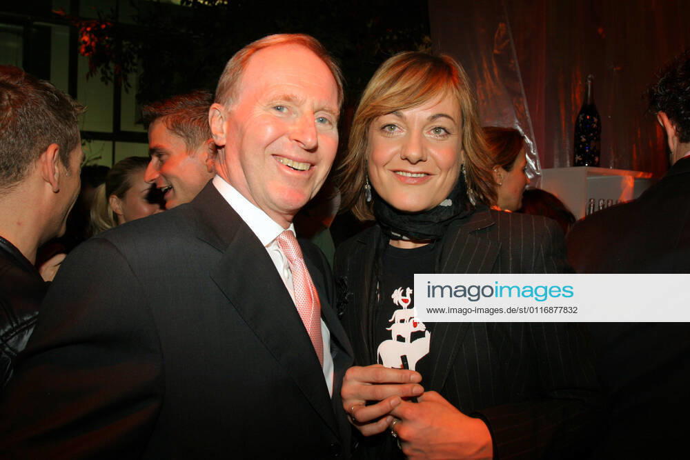 Echo Verleihung 12.03.2006 Manager Nicholas Louis Douglas Firth (CEO BMG Music Publishing) + Leonie Lorenzen, Musikmanagerin, bei der Verleihung der Echo-Awards, im Hotel Estrel, Sonnenallee 225, Berlin - 12.03.2006 -