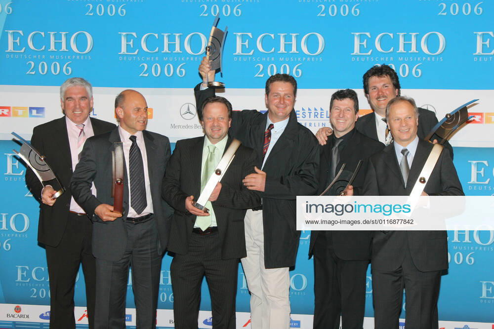 Echo Verleihung 12.03.2006 Musiker Norbert Rier (M) und Band - Die Kastelruther Spatzen - Preistraeger bei der Verleihung der Echo-Awards, im Hotel Estrel, Sonnenallee 225, Berlin - 12.03.2006 -