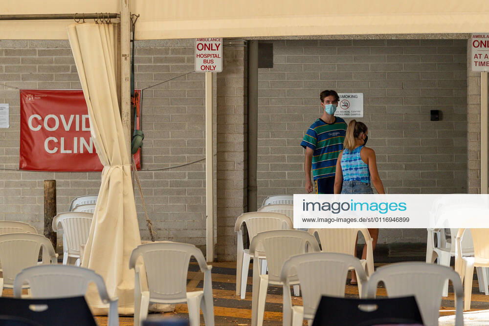 WA CORONAVIRUS COVID19, Members of the public are seen at a quiet Covid-19 testing centre at Sir Charles Gairdner Hospital in Perth, Saturday, April 24, 2021. Metropolitan Perth and the Peel region went into a three-day lockdown from midnight on Friday after a hotel quarantine outbreak led to community transmission. ( NO ARCHIVING, , NO USE IN BOOKS WITHOUT CONSENT PERTH WA AUSTRALIA