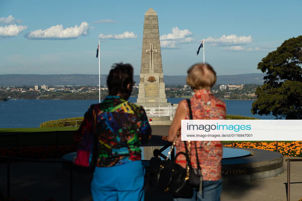 WA CORONAVIRUS COVID19, Members of the public look at the War Memorial in Kings Park, Perth, Saturday, April 24, 2021. ANZAC Day services have been cancelled after Metropolitan Perth and the Peel region went into a three-day lockdown from midnight on Friday after a hotel quarantine outbreak led to community transmission. ( NO ARCHIVING, , NO USE IN BOOKS WITHOUT CONSENT PERTH WA AUSTRALIA