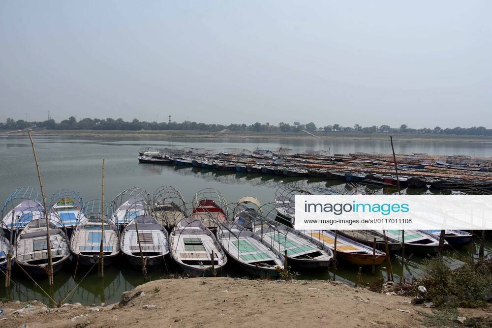 Prayagraj: A deserted view of Sangam area in Prayagraj on Thursday, April 29, 2021. Prayagraj India - ZUMAv115 20210429_zap_v115_006