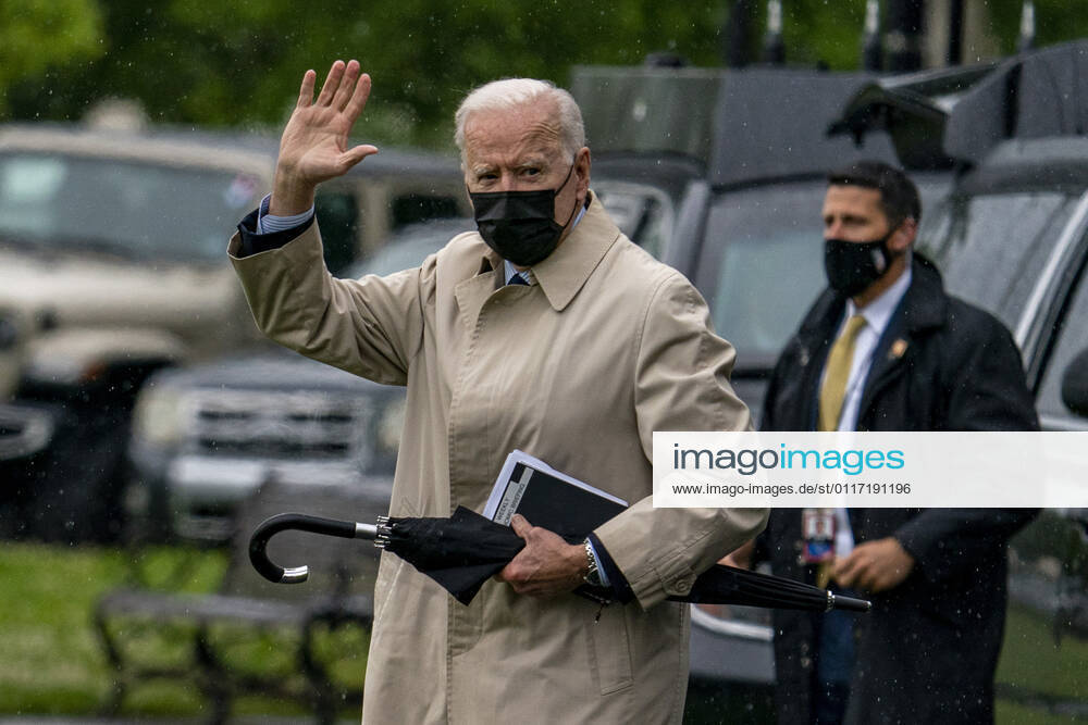 United States President Joe Biden waves to the media as he prepares to board Marine One on the Ellipse near the White House in Washington, DC as he prepares to depart for Camp David, the presidential retreat near Thurmont, Maryland on Friday, May 7, 2021 Washington USA - ZUMAs152 20210507_zaa_s152_057