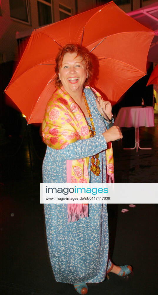 MME Sommerfest 25.08.2006 TV-Richterin Barbara Ludovika Salesch beim Sommerfest der Film und Fernsehproduktionsgesellschaft MME - Moviement, Gotzkowskystrasse 20, Berlin - 25.08.2006 - Â