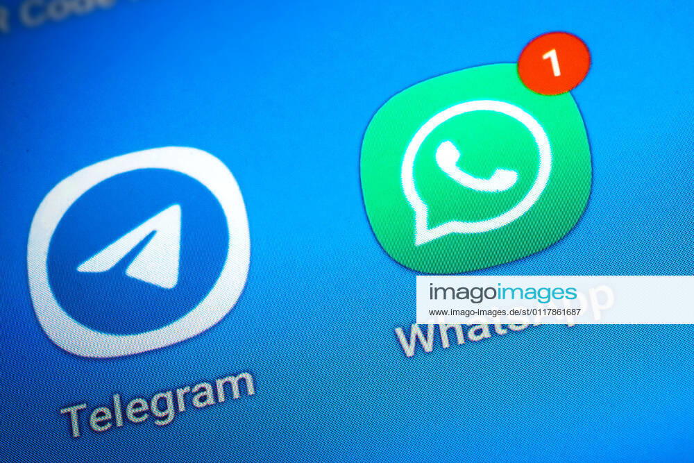 Logos der Social-Media Messenger-Apps Telegram und WhatsApp auf dem Bidschirm eines Smartpones