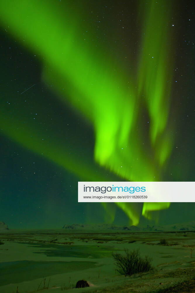 Northern light light up the sky in South Iceland Skaftafell, Iceland CR_THHE210517A-749069-01