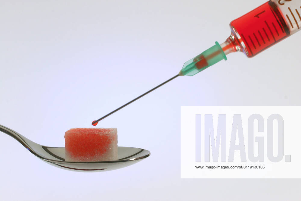 Wuerfelzucker mit einer Spritze, Dianetis, Zuckerkrank, Insulin, Blut, McPBBO