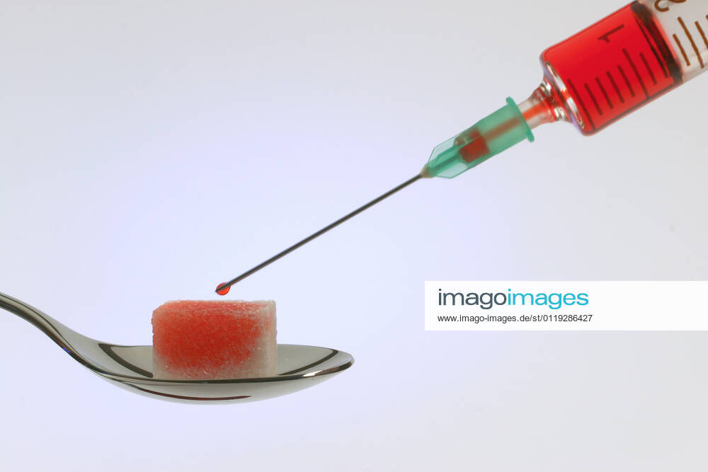Wuerfelzucker mit einer Spritze, Dianetis, Zuckerkrank, Insulin, Blut, McPBBO