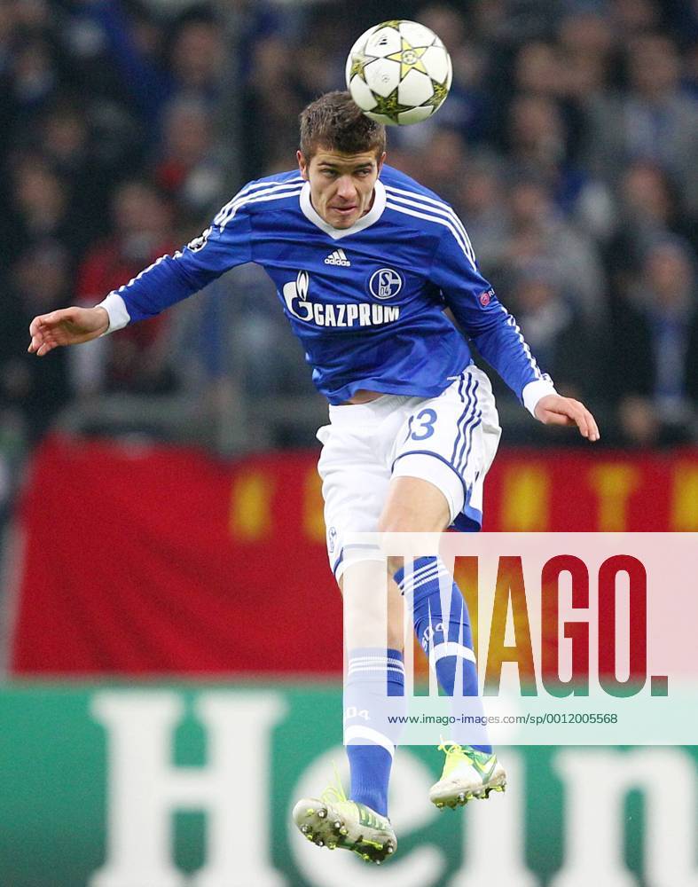 Mittwoch 21.11.2012, UEFA Champions League, Saison 12 13 - 5. Spieltag in Gelsenkirchen, FC Schalke 04 - Olympiakos Piräus 1:0, Roman Neustädter (S04) DeFodi028