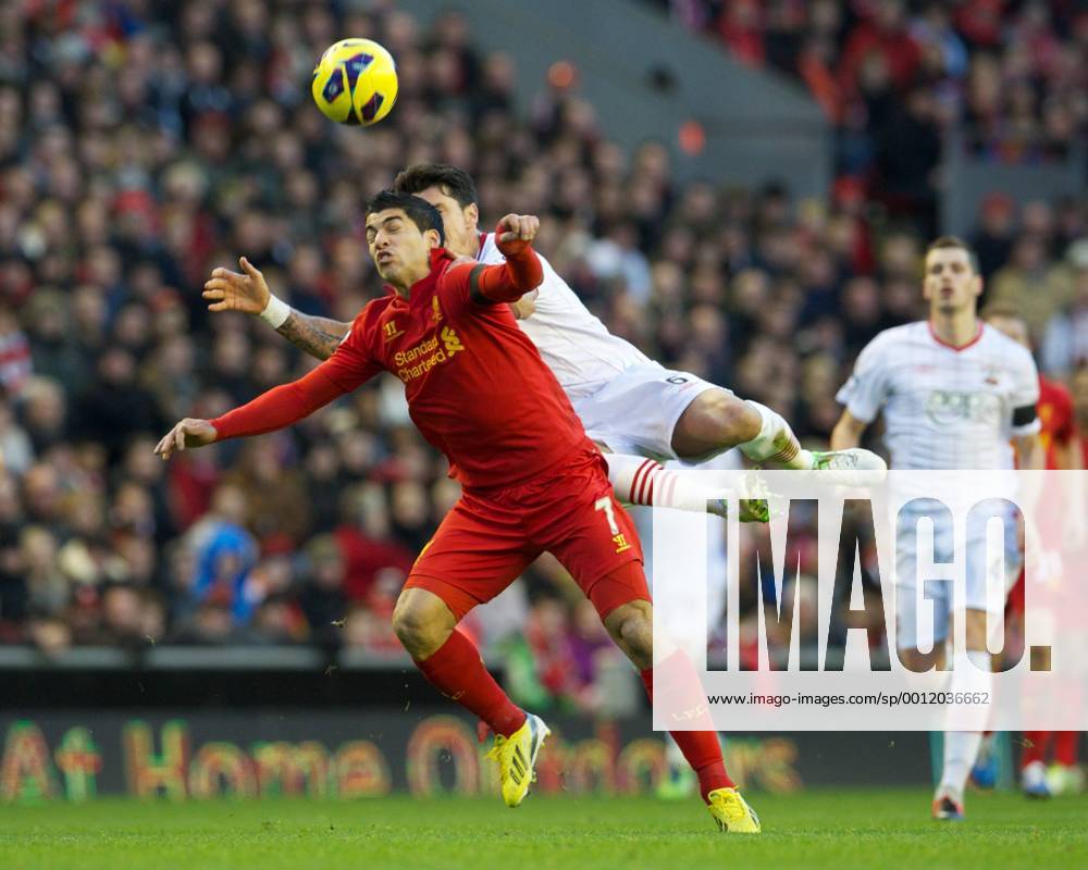 PROPAGANDA20121201 Football - soccer: Barclays Premier League, Liverpool FC - Southampton FC, Liverpool s Luis Alberto Suarez Diaz in action against Southampton during the Premiership match at Anfield. (Hinweis: Verwendung nur in Deutschland, Österreich oder Schweiz - only Germany, Austria and Switzerland) ZWEIx xPropagandax