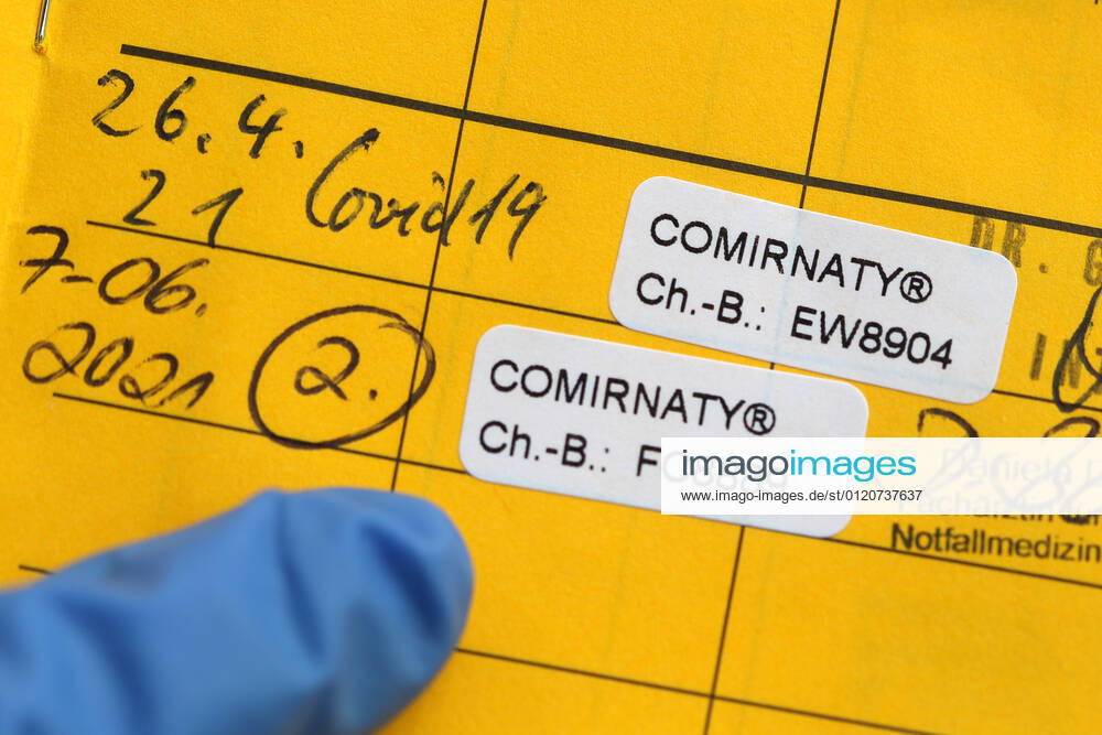 Winden Themenbild - Coronavirus, Coronapandemie - internationale Impfbescheinigung, Prophylaxebescheinigung, Impfpass, Impfbuch, Erstimpfung, Zweitimpfung, Covid 19 Eintrag Themenbild - Coronavirus, Coronapandemie - internationale Impfbescheinigung, Prophylaxebescheinigung, Impfpass, Impfbuch, Erstimpfung, Zweitimpfung, Covid 19 Eintrag Innenseite eines Impfpasses mit den beiden Aufklebern der Erstimpfung und Zweitimpfung mit Biontech, Comirnaty. Coronavirus, Coronapandemie, Impfpass, Impfbuch, Impfbescheinigung, Impfdokument, internationale Impfbescheinigung, Prophylaxebescheinigung mit Impfspritze und einem Covid 19 Eintrag mit Aufkleber einer Erstimpfung, Zweitimpfung