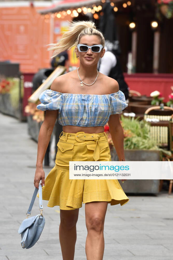 Ashley Roberts seen at Global Radio Studios in London. London United Kingdom - ZUMAs197 20210611_zaa_s197_017