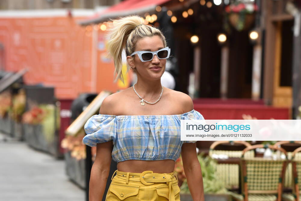 Ashley Roberts seen at Global Radio Studios in London. London United Kingdom - ZUMAs197 20210611_zaa_s197_018