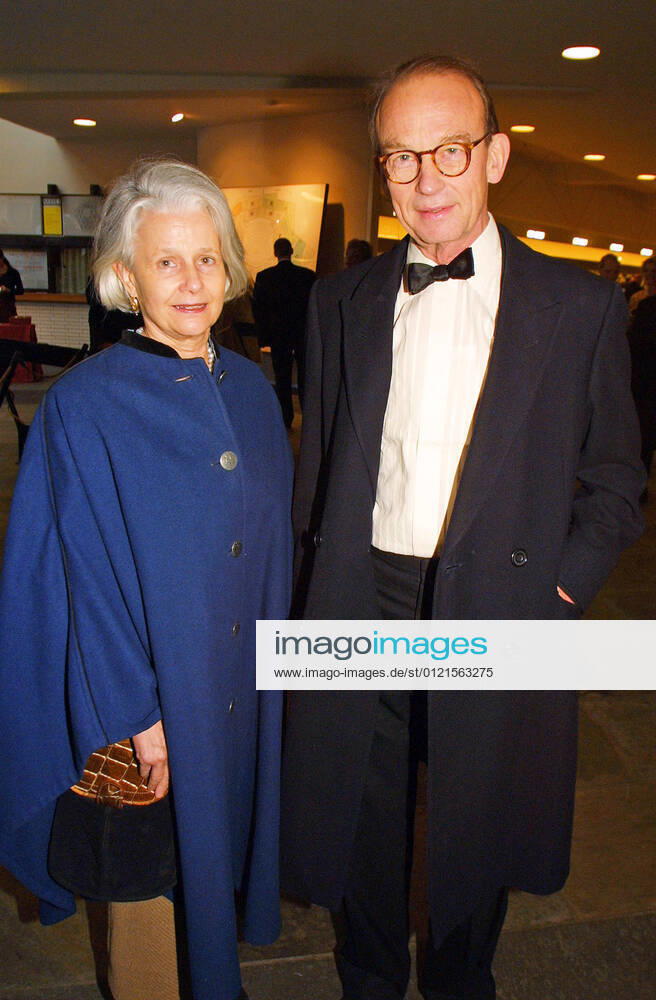 Juedisches Museum 09.09.2001 Politiker Dr. Hans Otto Braeutigam + Frau Hildegard, Staatsakt zur feierlichen Eroeffnung Juedisches Museum in der Berliner Philharmonie, Herbert-von-Karajan-Strasse 1, Berlin - 09.09.2001 -
