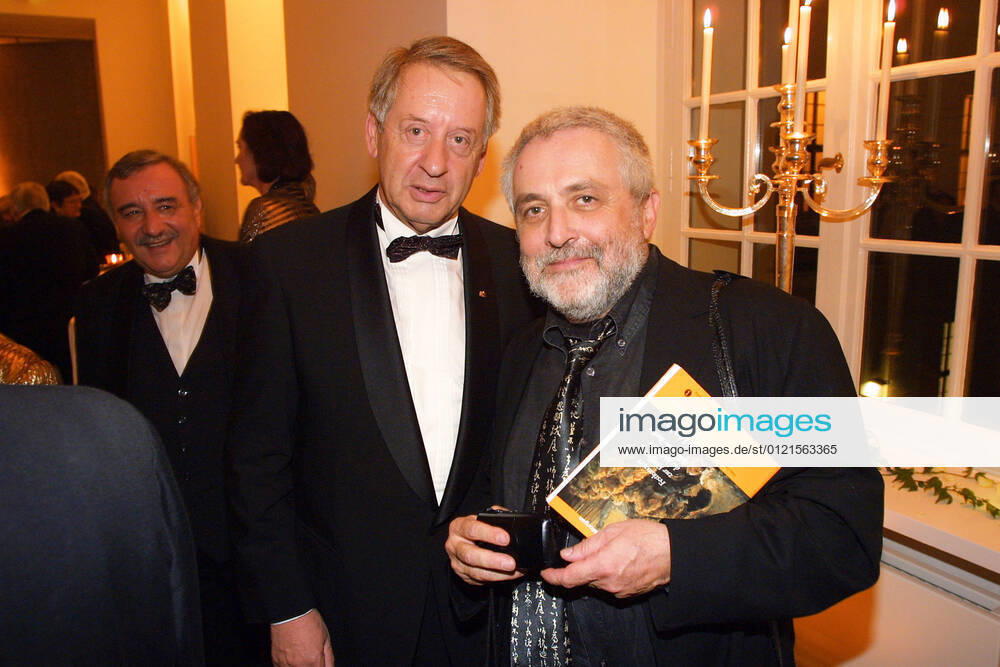 Juedisches Museum 09.09.2001 Unternehmer Paul Spiegel + Henryk M. Broder (Marcin), Publizist, feierliche Gala zur Eroeffnung Juedisches Museum, Lindenstrasse 9-14, Berlin - 09.09.2001 -