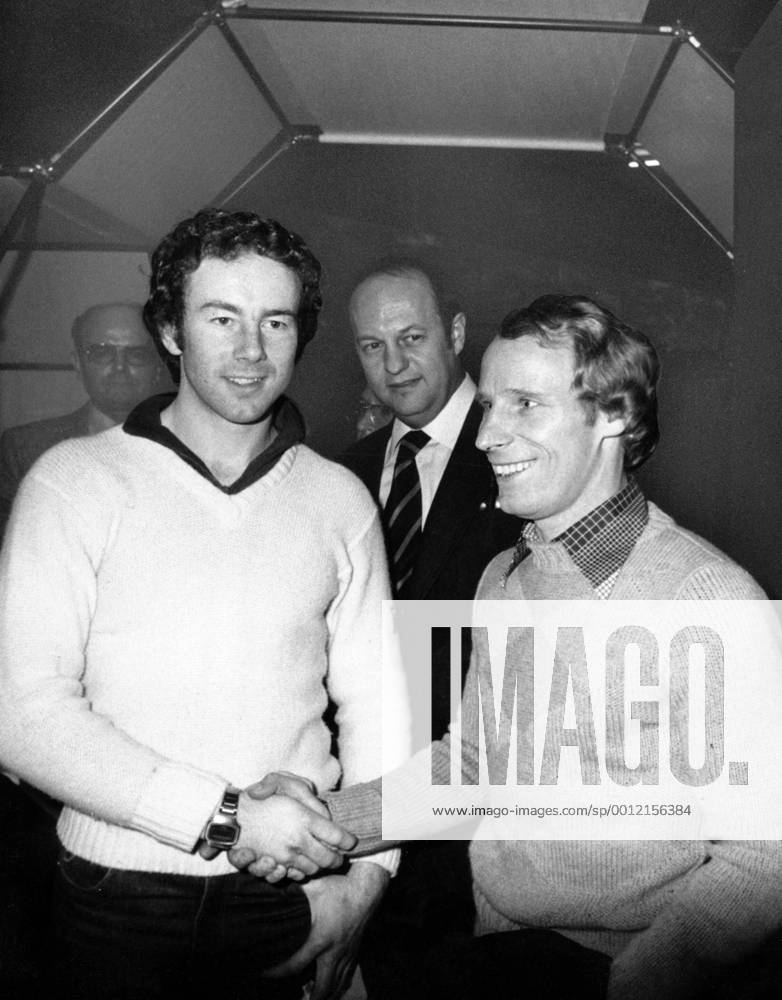 Ingemar Stenmark (Schweden, li.) und Berti Vogts (Borussia Mönchengladbach Deutschland) treffen sich auf der ISPO in München